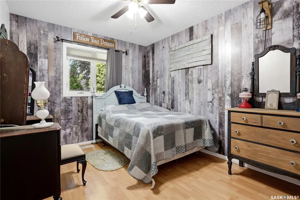 314 Howe Place Regina SK S4R 8M5