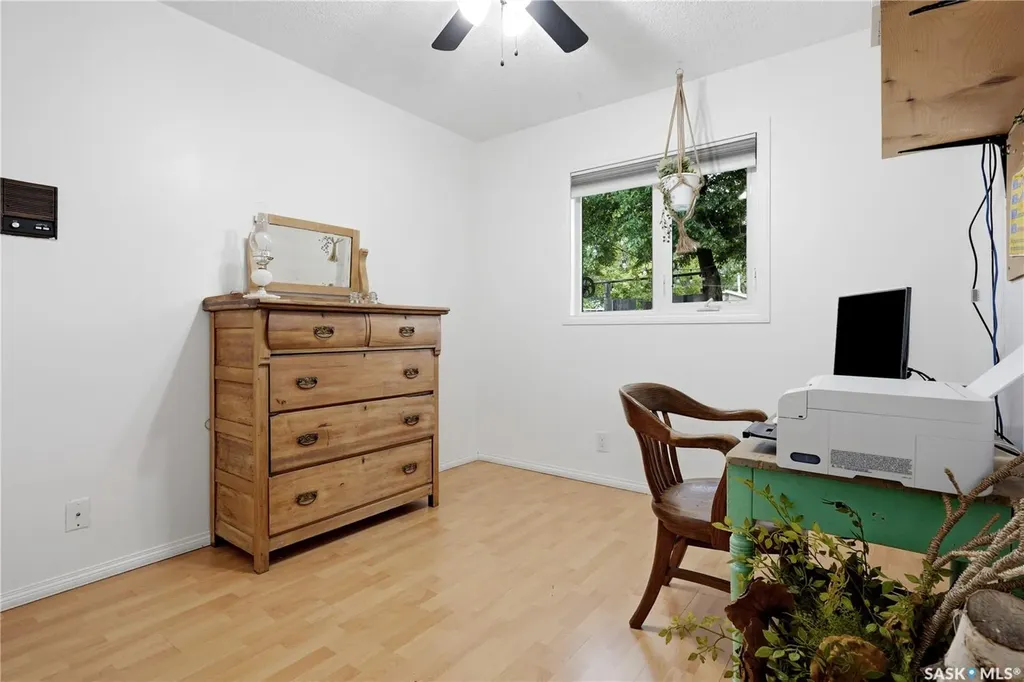 314 Howe Place Regina SK S4R 8M5