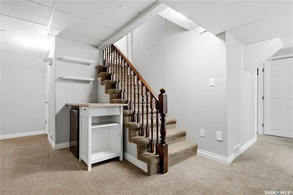 314 Howe Place Regina SK S4R 8M5