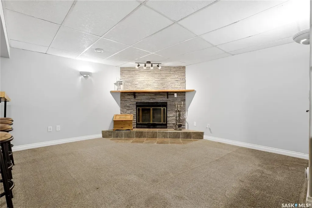 314 Howe Place Regina SK S4R 8M5