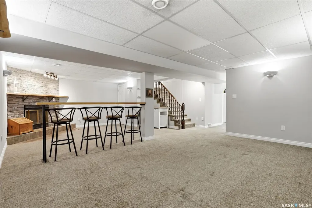 314 Howe Place Regina SK S4R 8M5