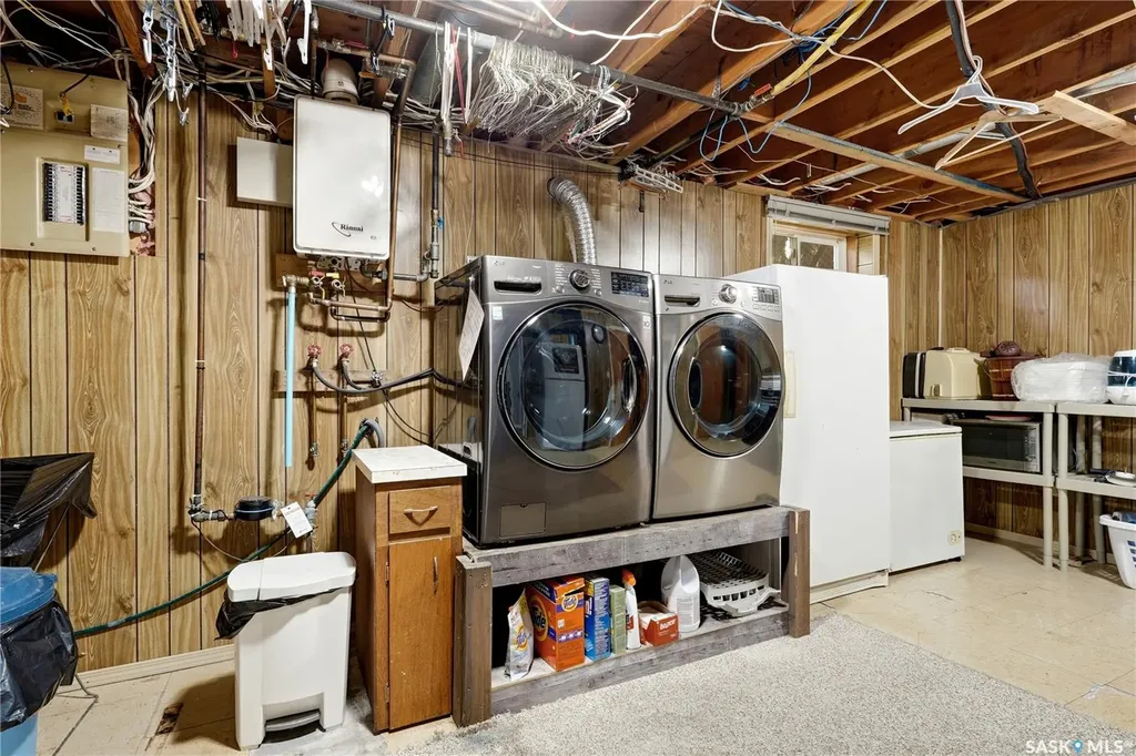 314 Howe Place Regina SK S4R 8M5