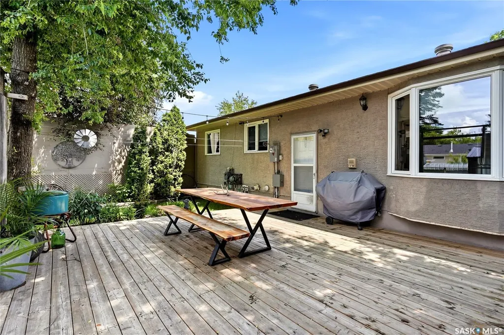 314 Howe Place Regina SK S4R 8M5
