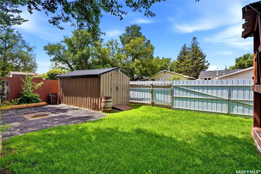 314 Howe Place Regina SK S4R 8M5