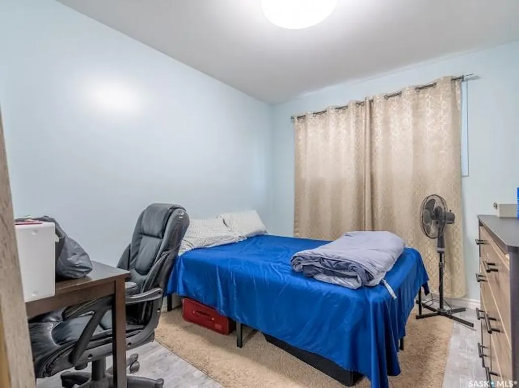 1827 Quebec Street Regina SK S4P 1J6