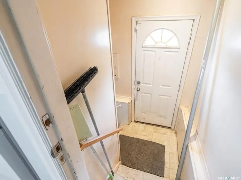 1827 Quebec Street Regina SK S4P 1J6