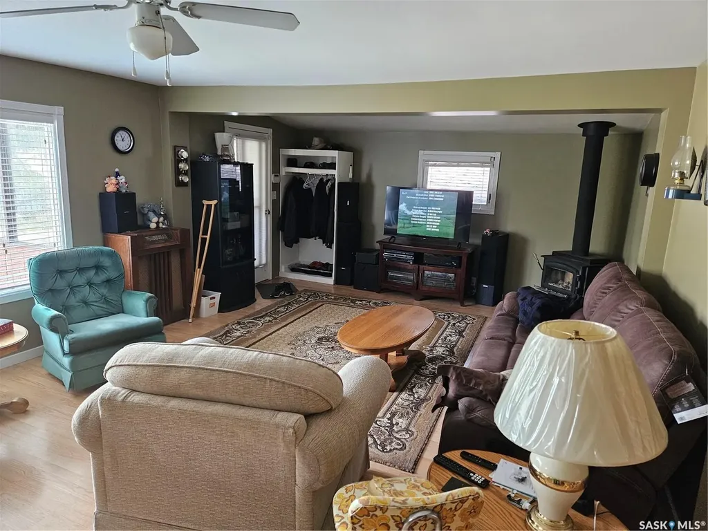 1105 6th Avenue Regina Beach SK S0G 4C0