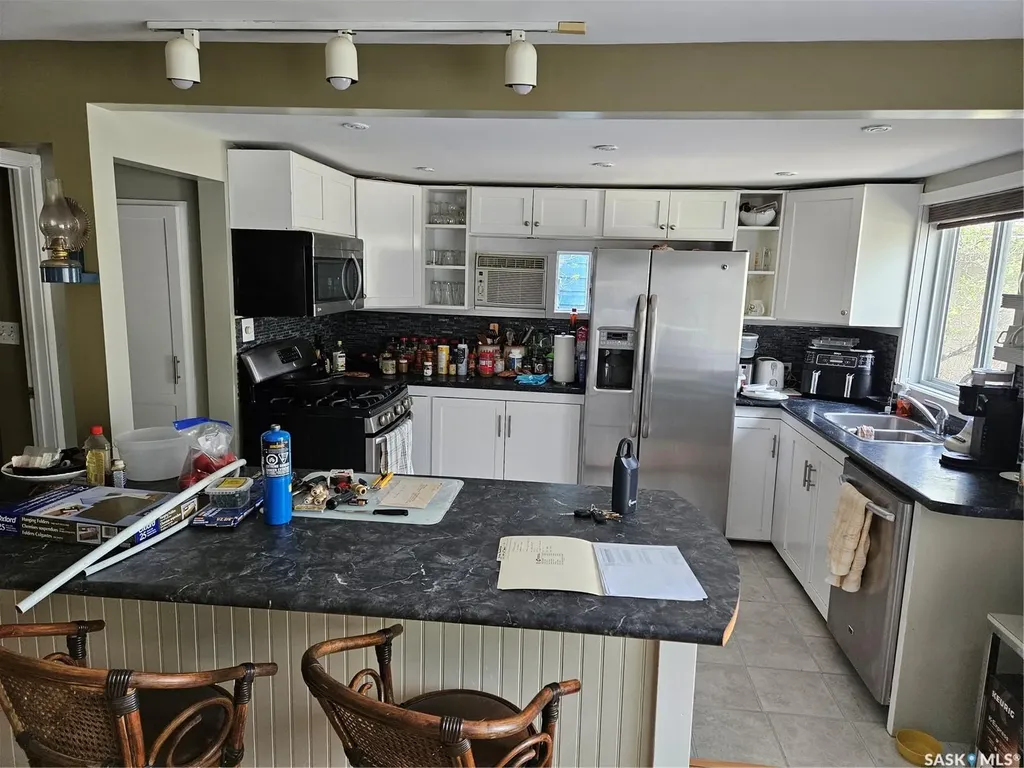 1105 6th Avenue Regina Beach SK S0G 4C0