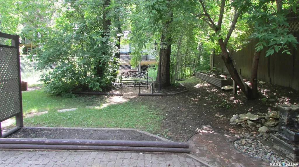 1105 6th Avenue Regina Beach SK S0G 4C0