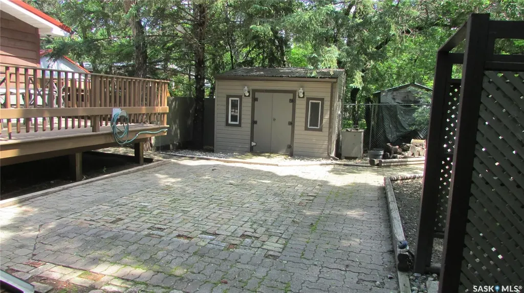 1105 6th Avenue Regina Beach SK S0G 4C0