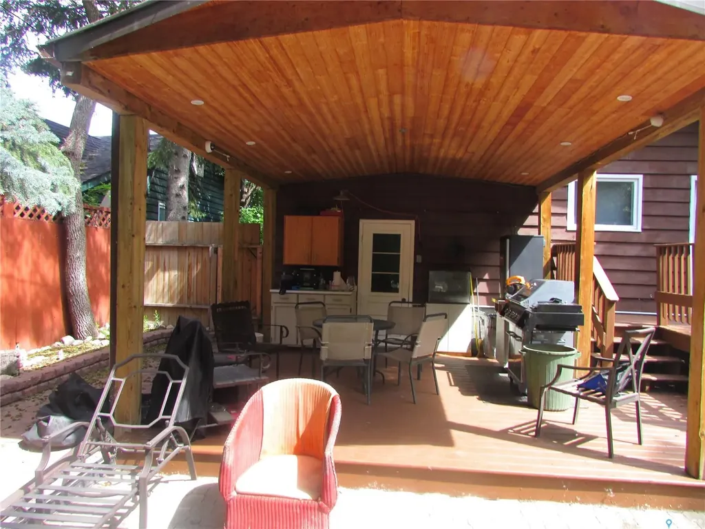 1105 6th Avenue Regina Beach SK S0G 4C0