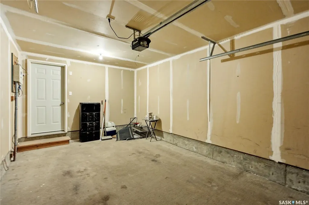 118 Pawlychenko Lane Saskatoon SK S7V 1K1