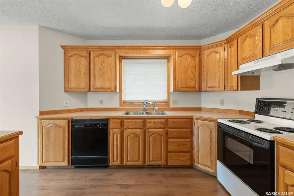 3054 Wascana Glen Regina SK S4V 2L3