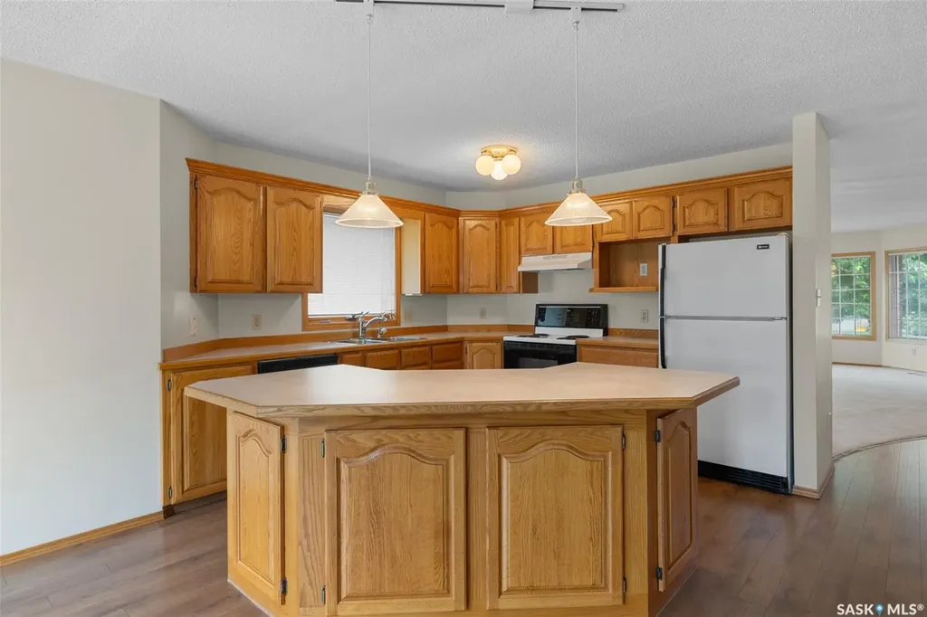 3054 Wascana Glen Regina SK S4V 2L3