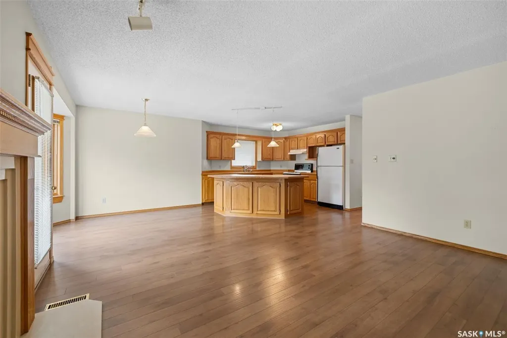 3054 Wascana Glen Regina SK S4V 2L3