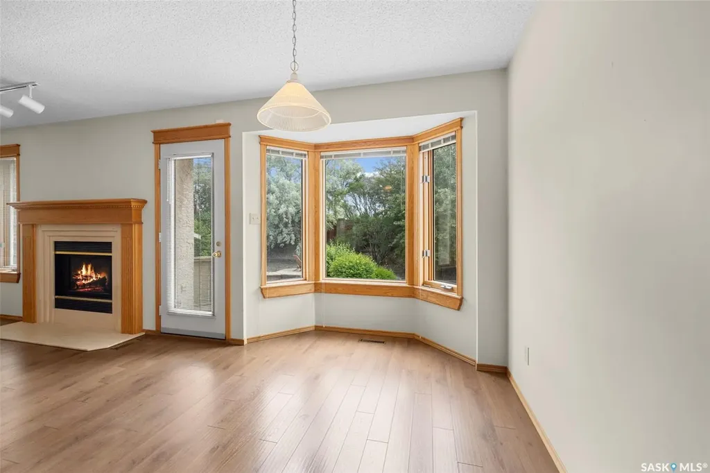 3054 Wascana Glen Regina SK S4V 2L3