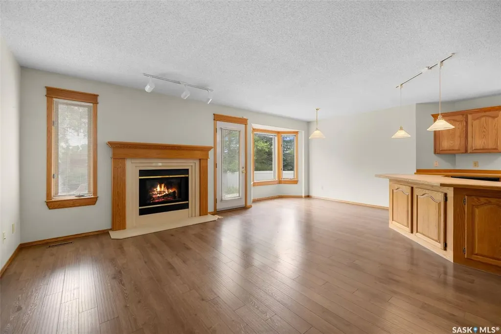 3054 Wascana Glen Regina SK S4V 2L3