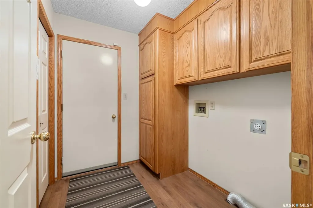 3054 Wascana Glen Regina SK S4V 2L3
