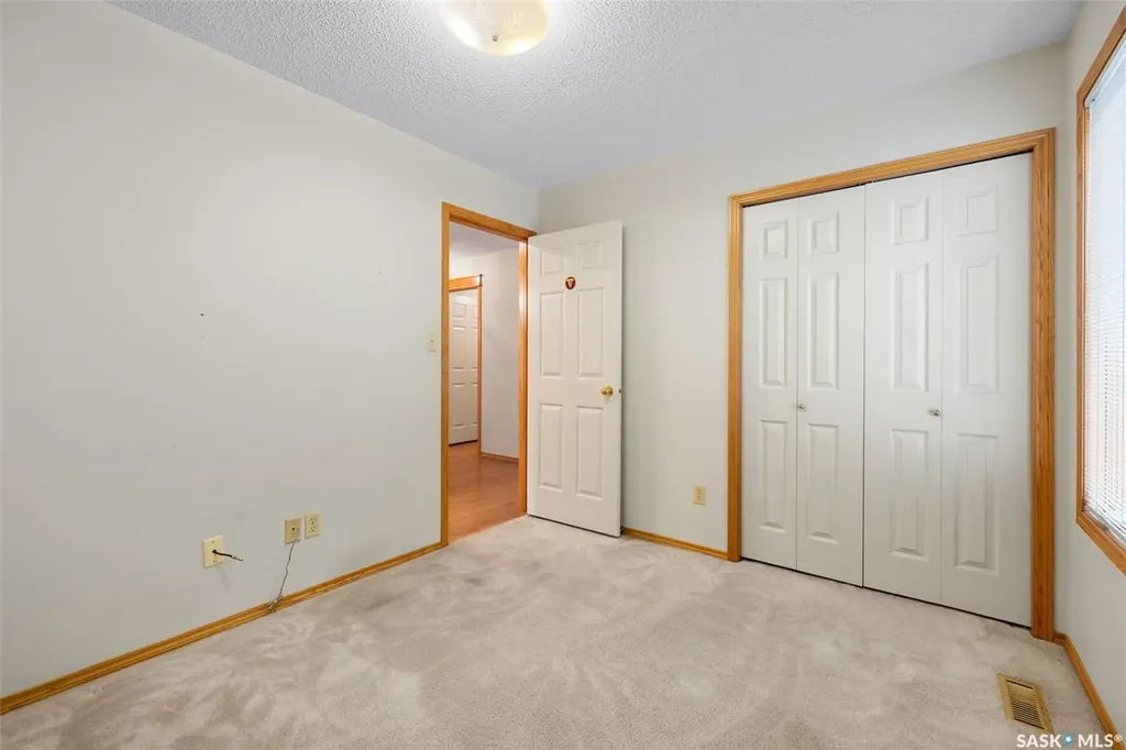 3054 Wascana Glen Regina SK S4V 2L3