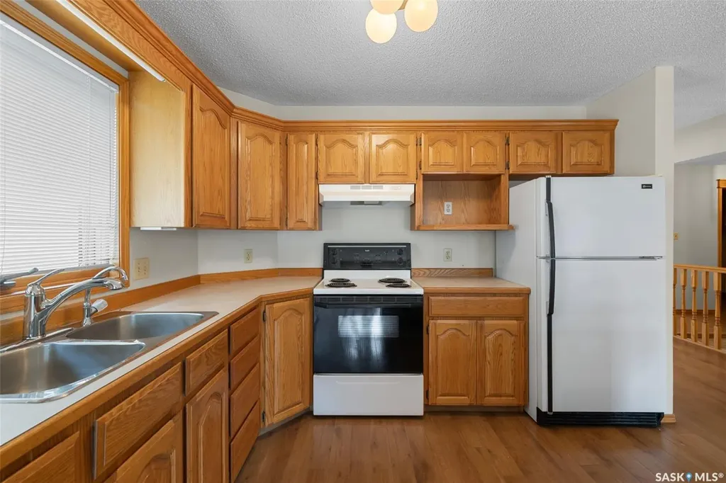 3054 Wascana Glen Regina SK S4V 2L3