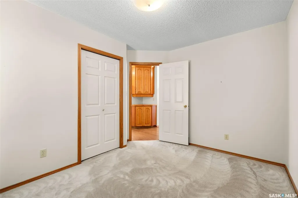 3054 Wascana Glen Regina SK S4V 2L3