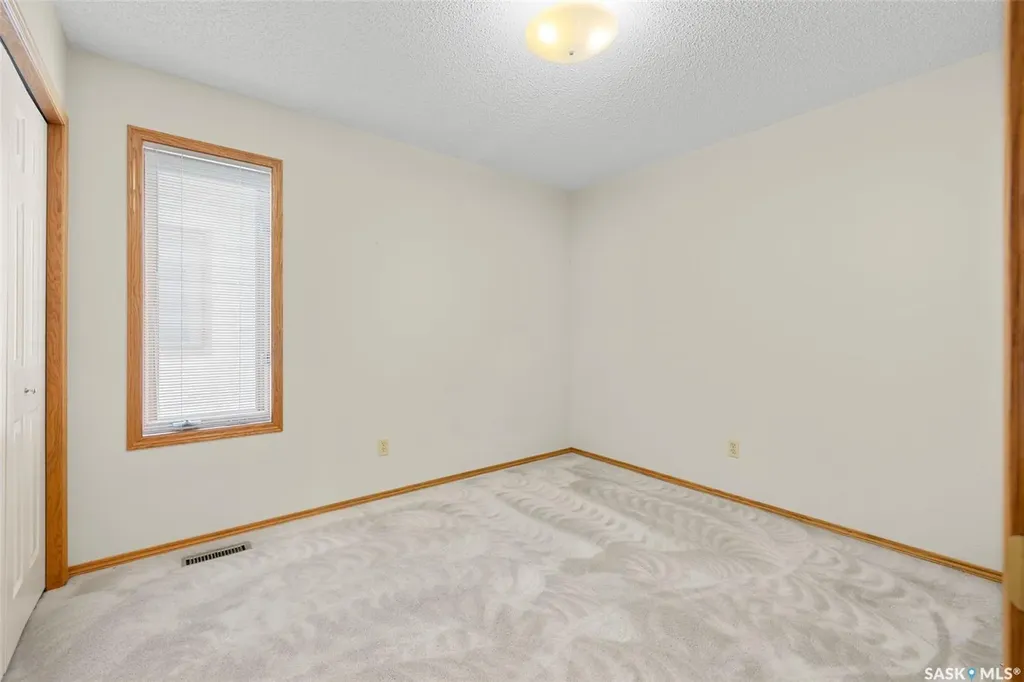 3054 Wascana Glen Regina SK S4V 2L3