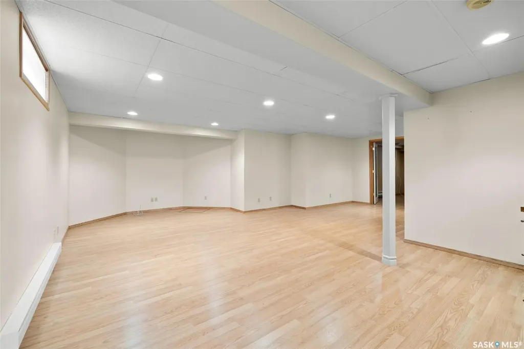 3054 Wascana Glen Regina SK S4V 2L3