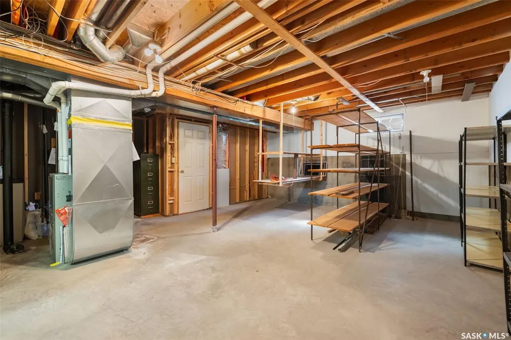 3054 Wascana Glen Regina SK S4V 2L3