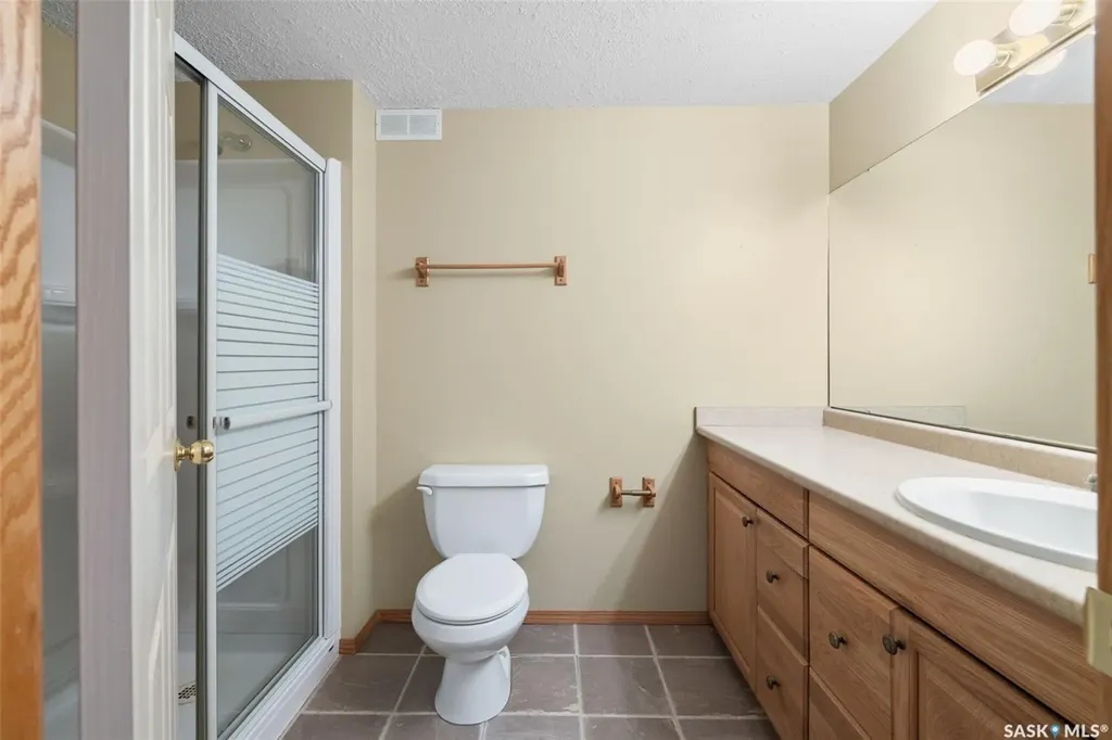 3054 Wascana Glen Regina SK S4V 2L3