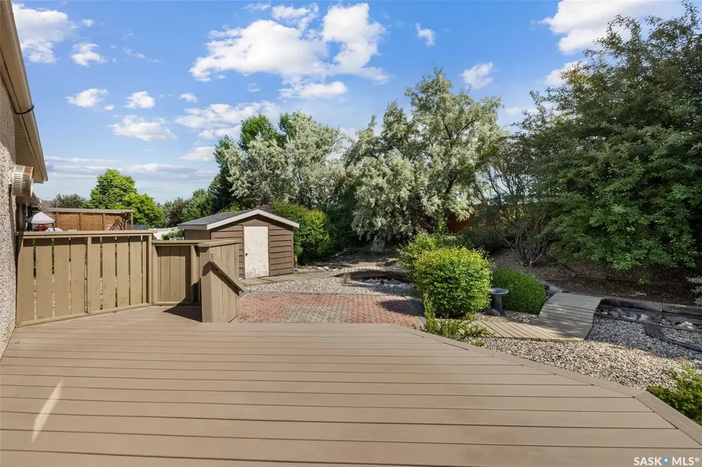 3054 Wascana Glen Regina SK S4V 2L3