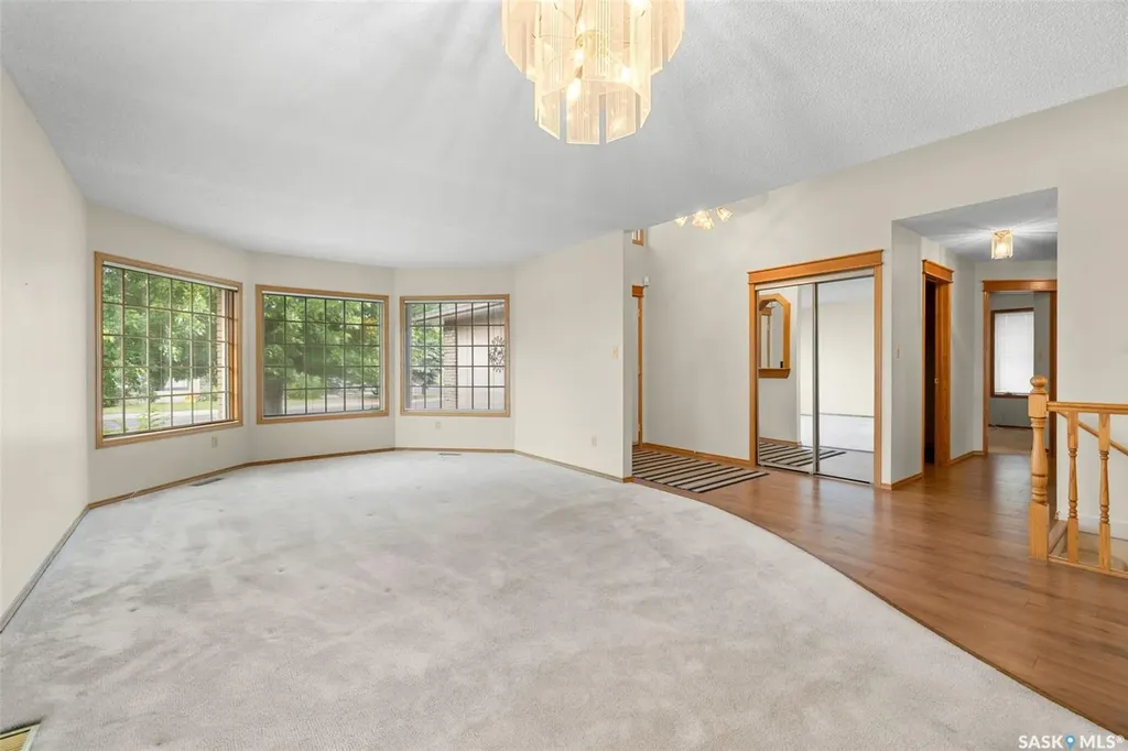 3054 Wascana Glen Regina SK S4V 2L3