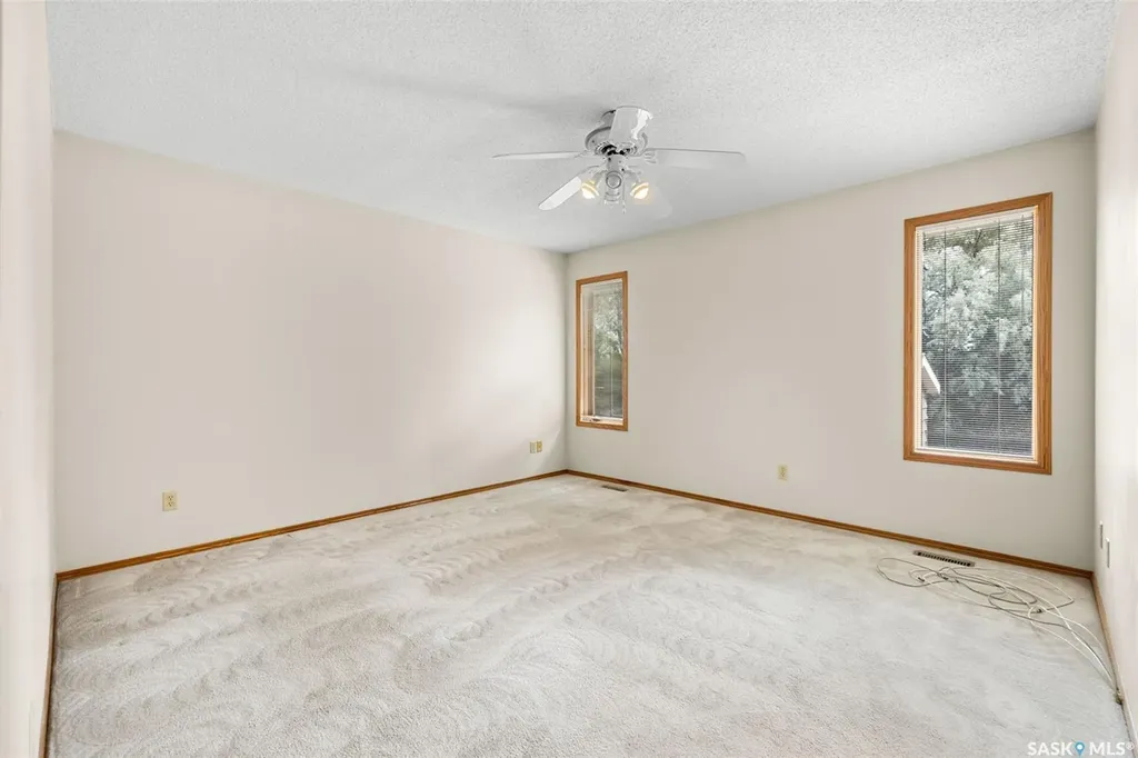 3054 Wascana Glen Regina SK S4V 2L3
