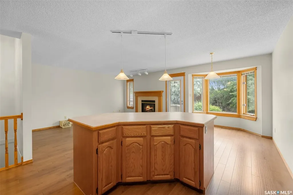 3054 Wascana Glen Regina SK S4V 2L3