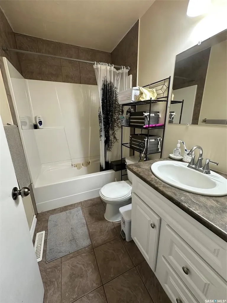 344 Young Street Macoun SK S0C 1P0
