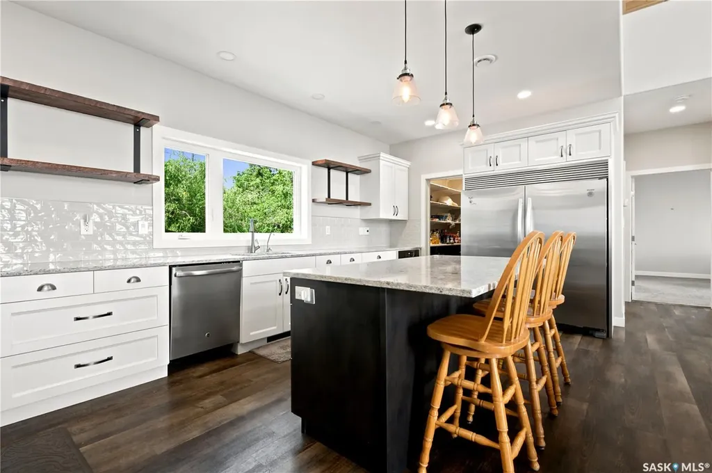 106 Lakeshore Lane Leslie Beach SK S0A 1A0