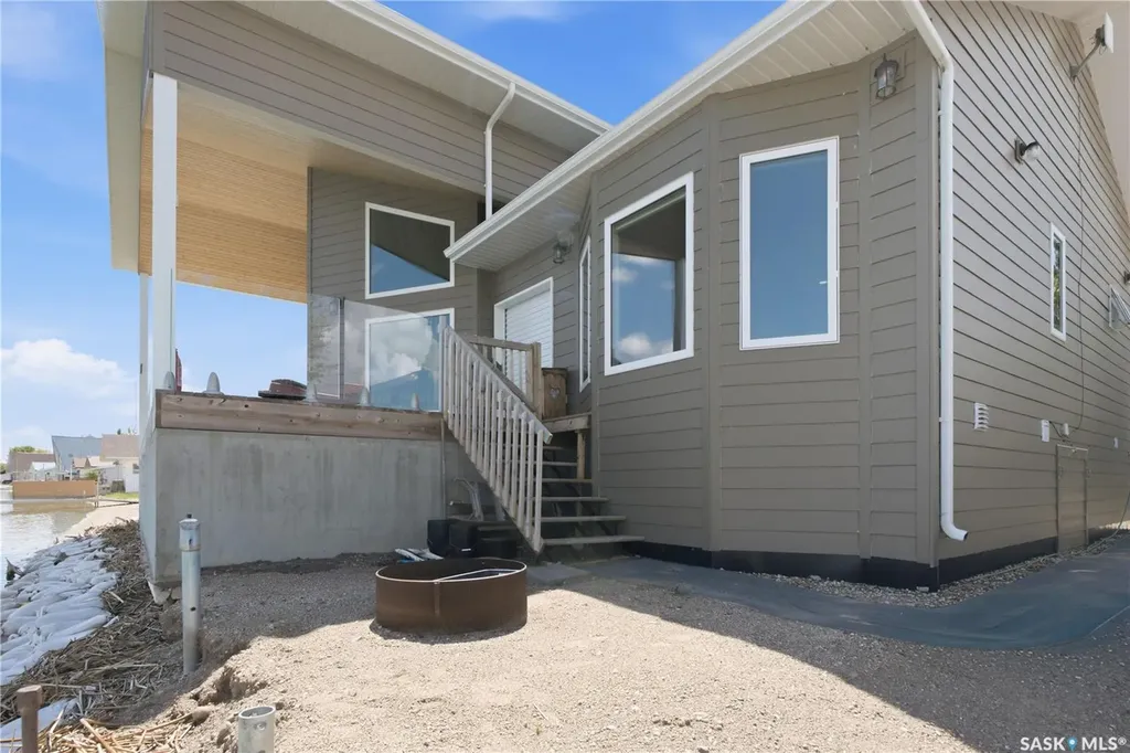106 Lakeshore Lane Leslie Beach SK S0A 1A0