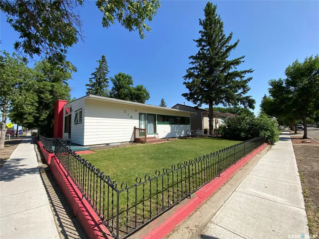 318 5th Avenue W Kindersley SK S0L 1S0