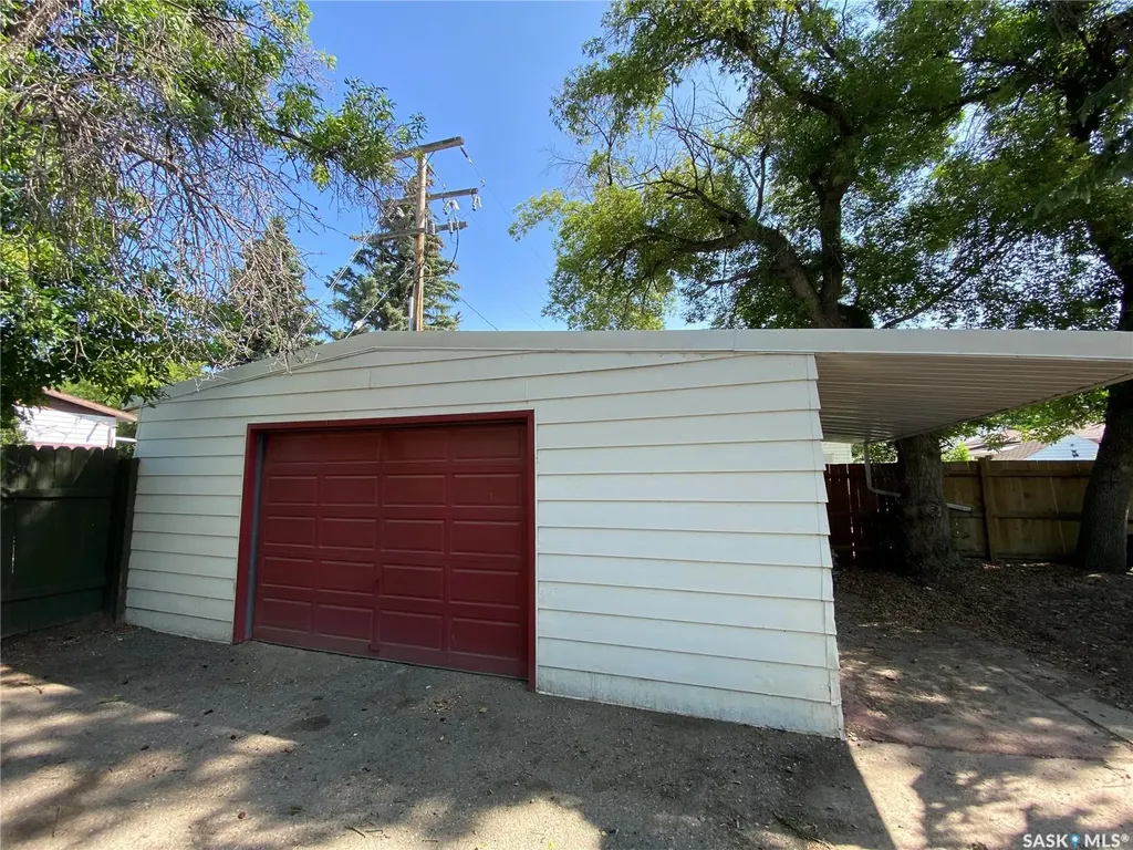 318 5th Avenue W Kindersley SK S0L 1S0
