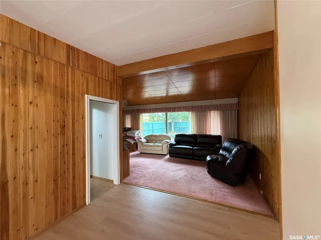 318 5th Avenue W Kindersley SK S0L 1S0