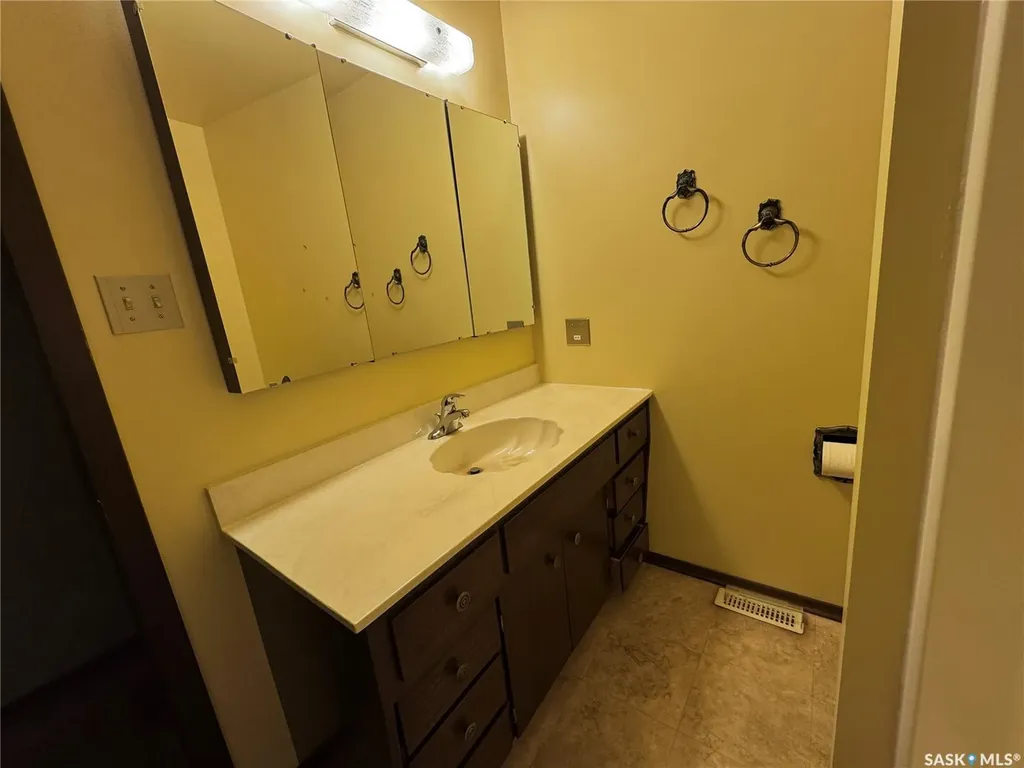 260 Battleford Trail Swift Current SK S9H 4J5