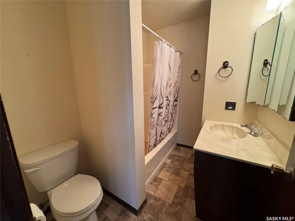 260 Battleford Trail Swift Current SK S9H 4J5