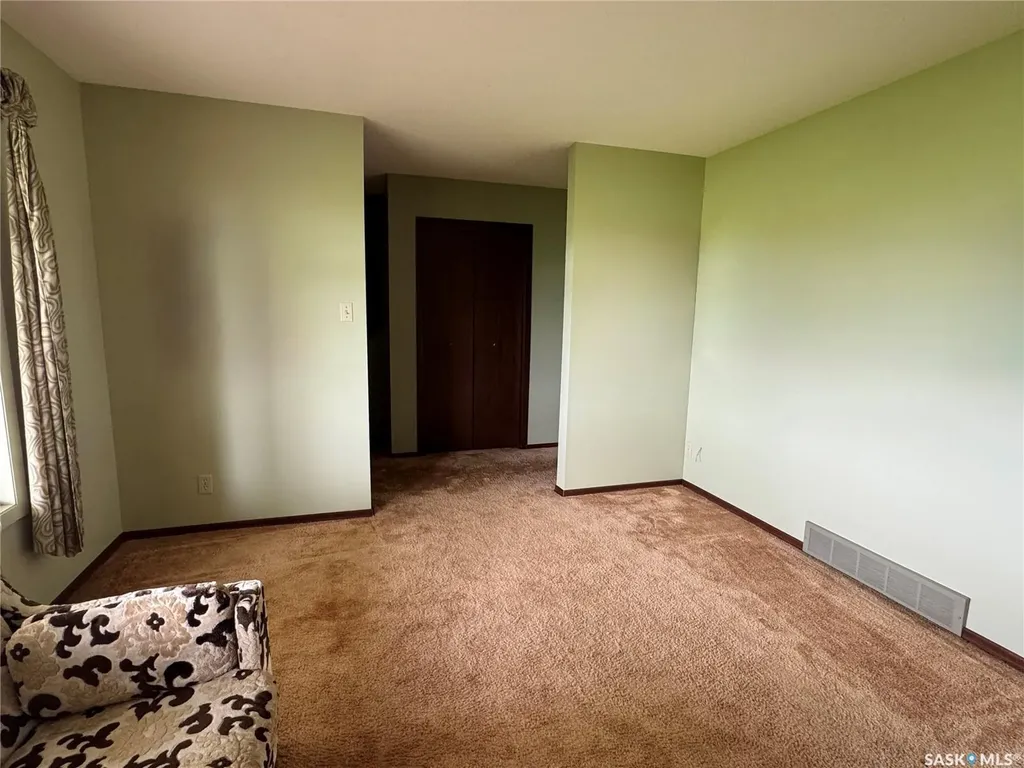 260 Battleford Trail Swift Current SK S9H 4J5