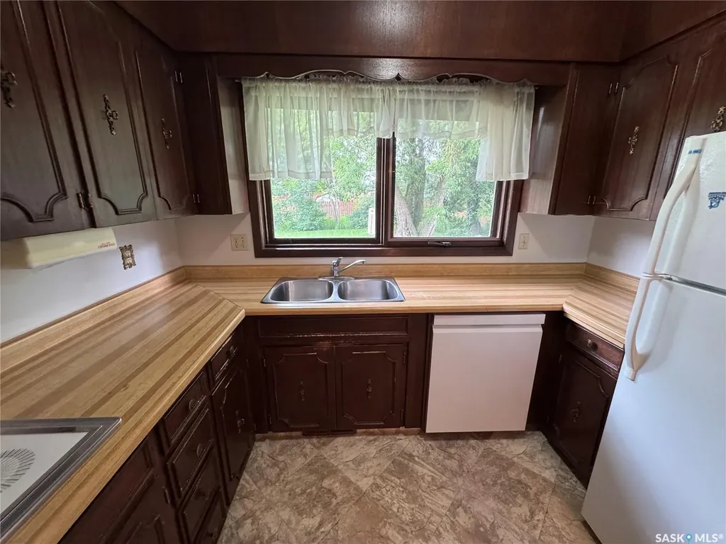 260 Battleford Trail Swift Current SK S9H 4J5