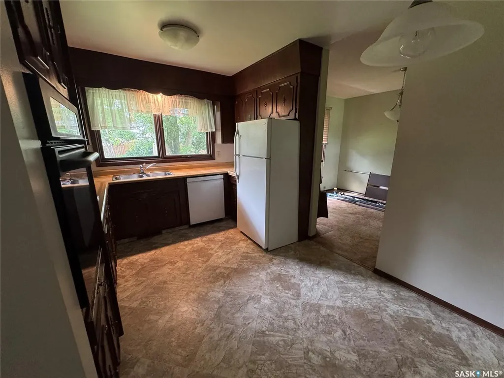 260 Battleford Trail Swift Current SK S9H 4J5