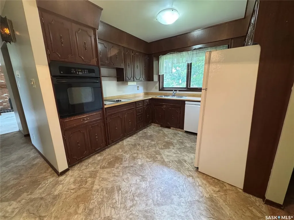 260 Battleford Trail Swift Current SK S9H 4J5