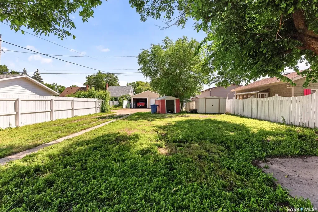 805 Athabasca Street E Moose Jaw SK S6H 0M6