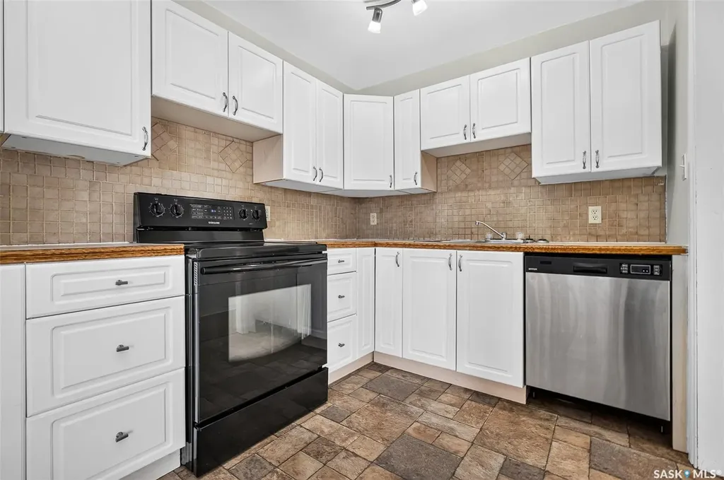 805 Athabasca Street E Moose Jaw SK S6H 0M6