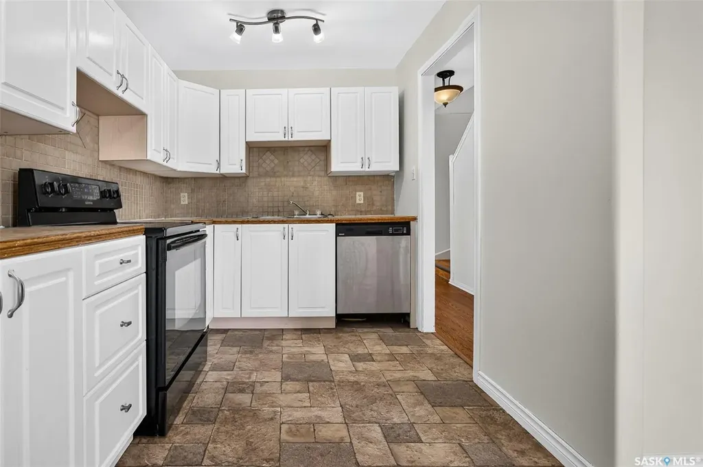 805 Athabasca Street E Moose Jaw SK S6H 0M6