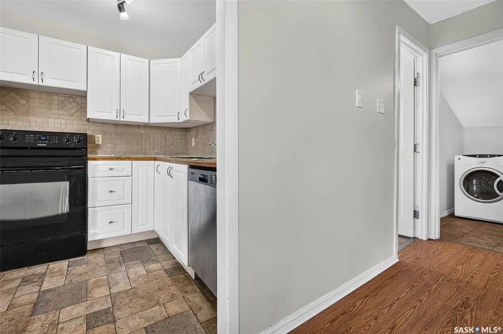 805 Athabasca Street E Moose Jaw SK S6H 0M6