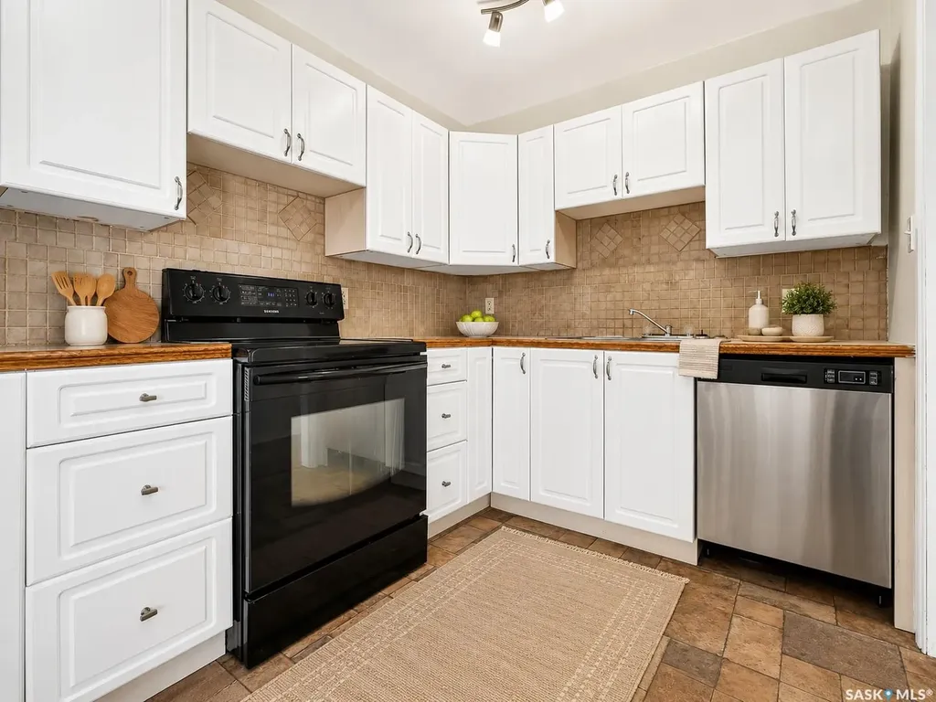805 Athabasca Street E Moose Jaw SK S6H 0M6